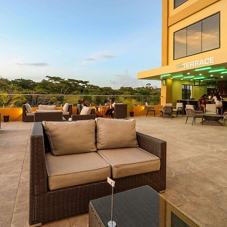 Comfort Inn & Suites Tobago Signal Hill Екстер'єр фото