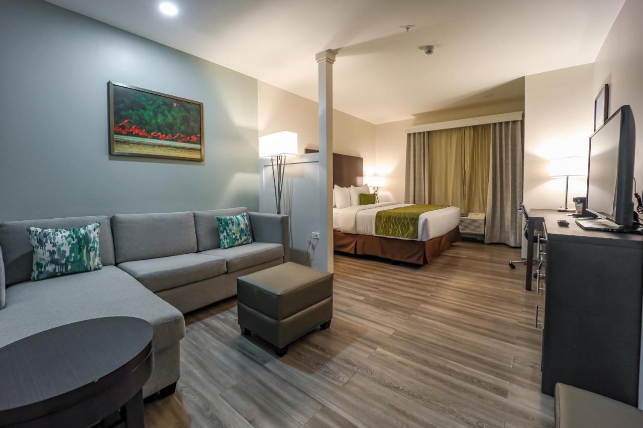 Comfort Inn & Suites Tobago Signal Hill Екстер'єр фото