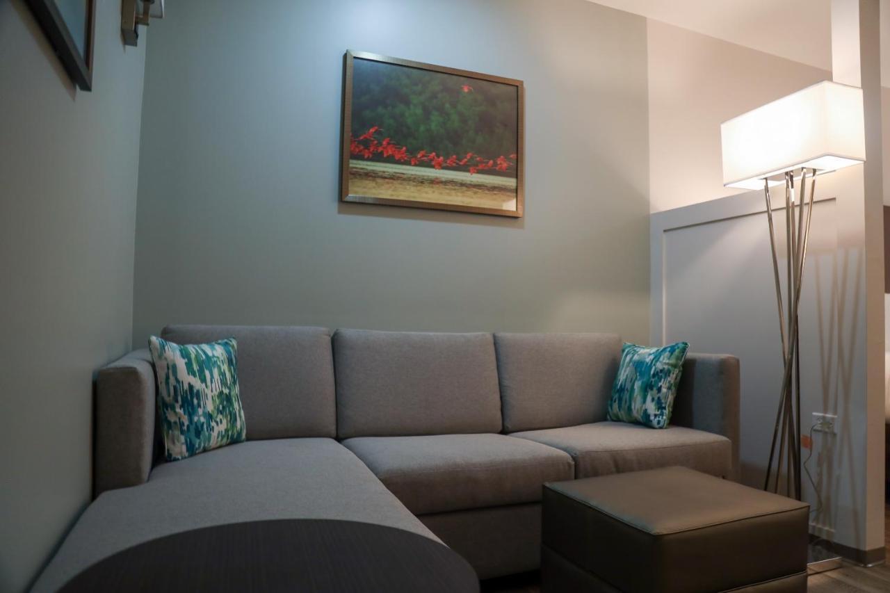 Comfort Inn & Suites Tobago Signal Hill Екстер'єр фото