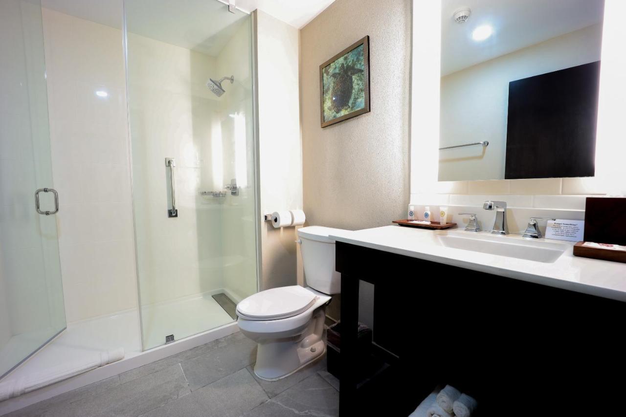 Comfort Inn & Suites Tobago Signal Hill Екстер'єр фото
