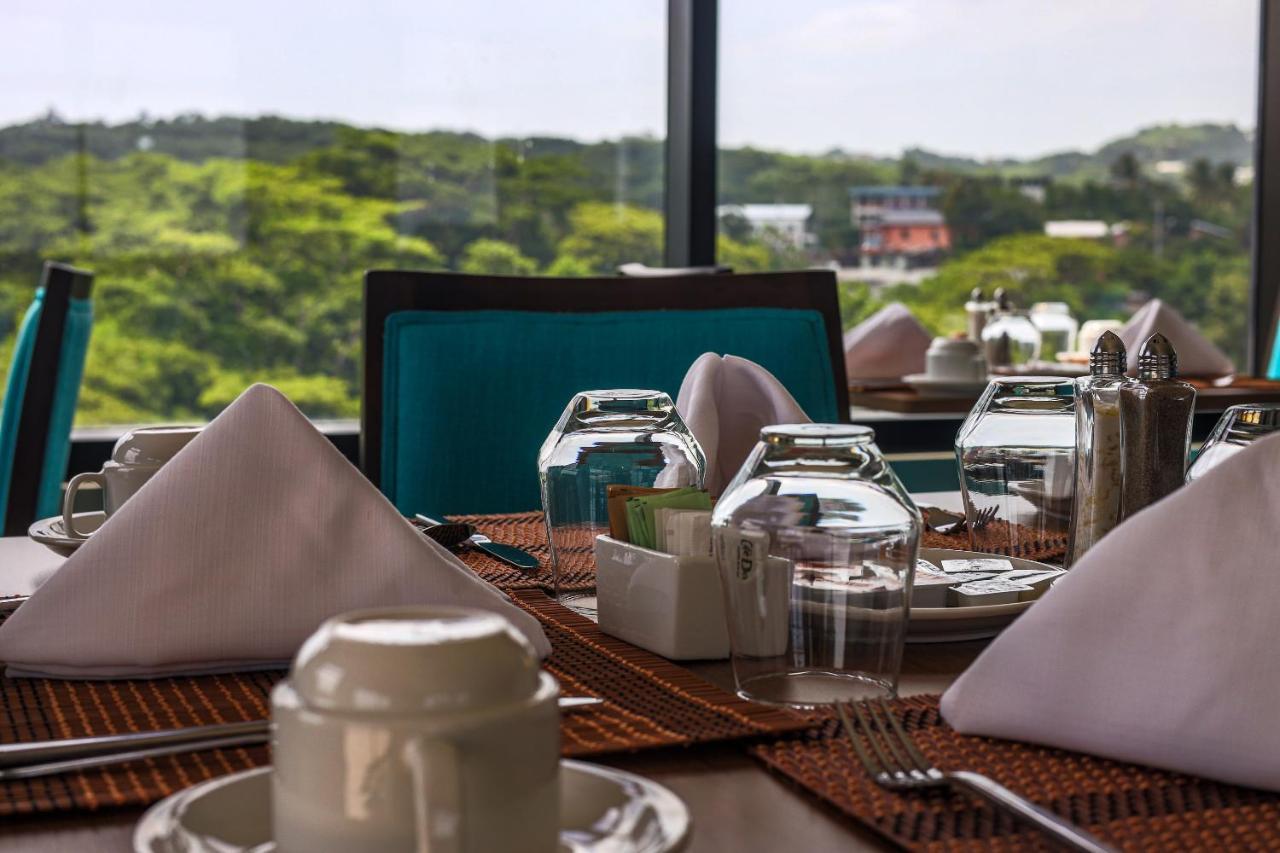 Comfort Inn & Suites Tobago Signal Hill Екстер'єр фото