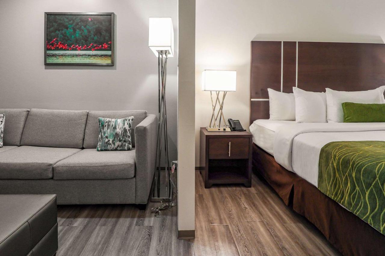Comfort Inn & Suites Tobago Signal Hill Екстер'єр фото