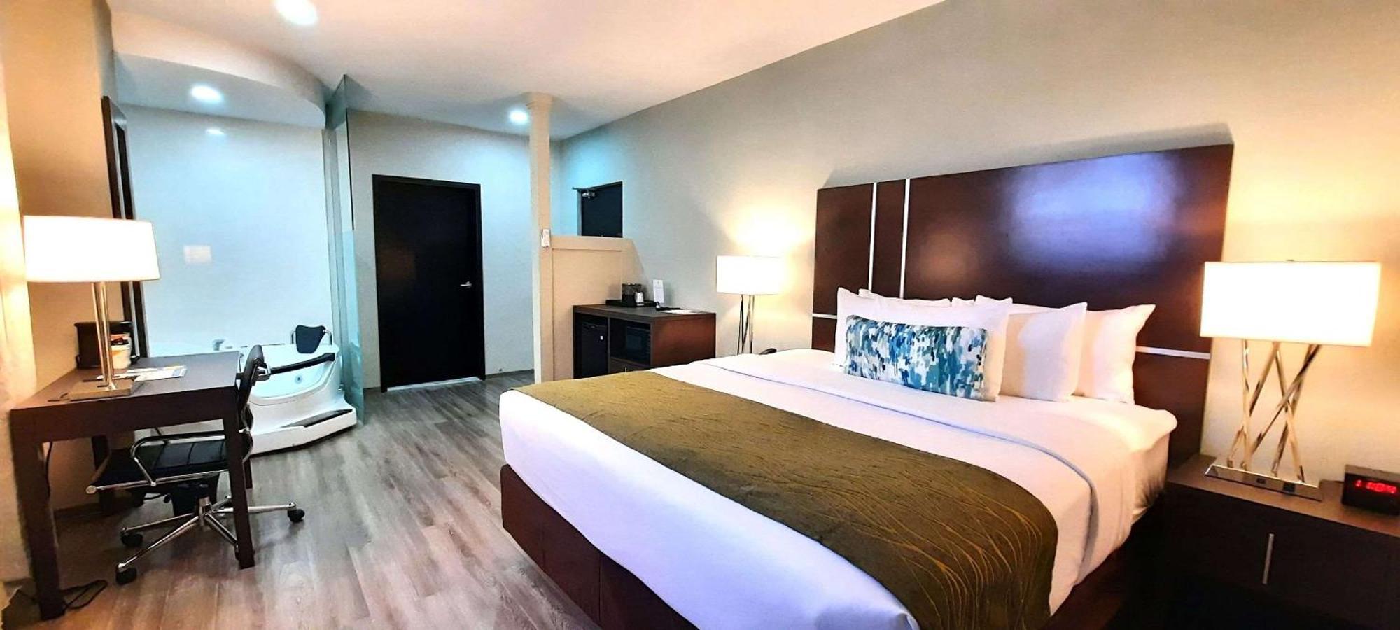 Comfort Inn & Suites Tobago Signal Hill Екстер'єр фото