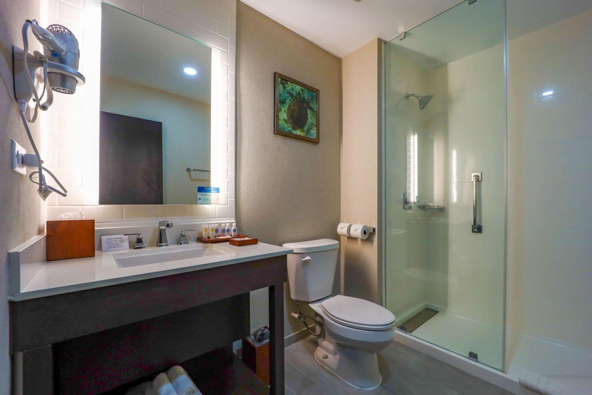 Comfort Inn & Suites Tobago Signal Hill Екстер'єр фото
