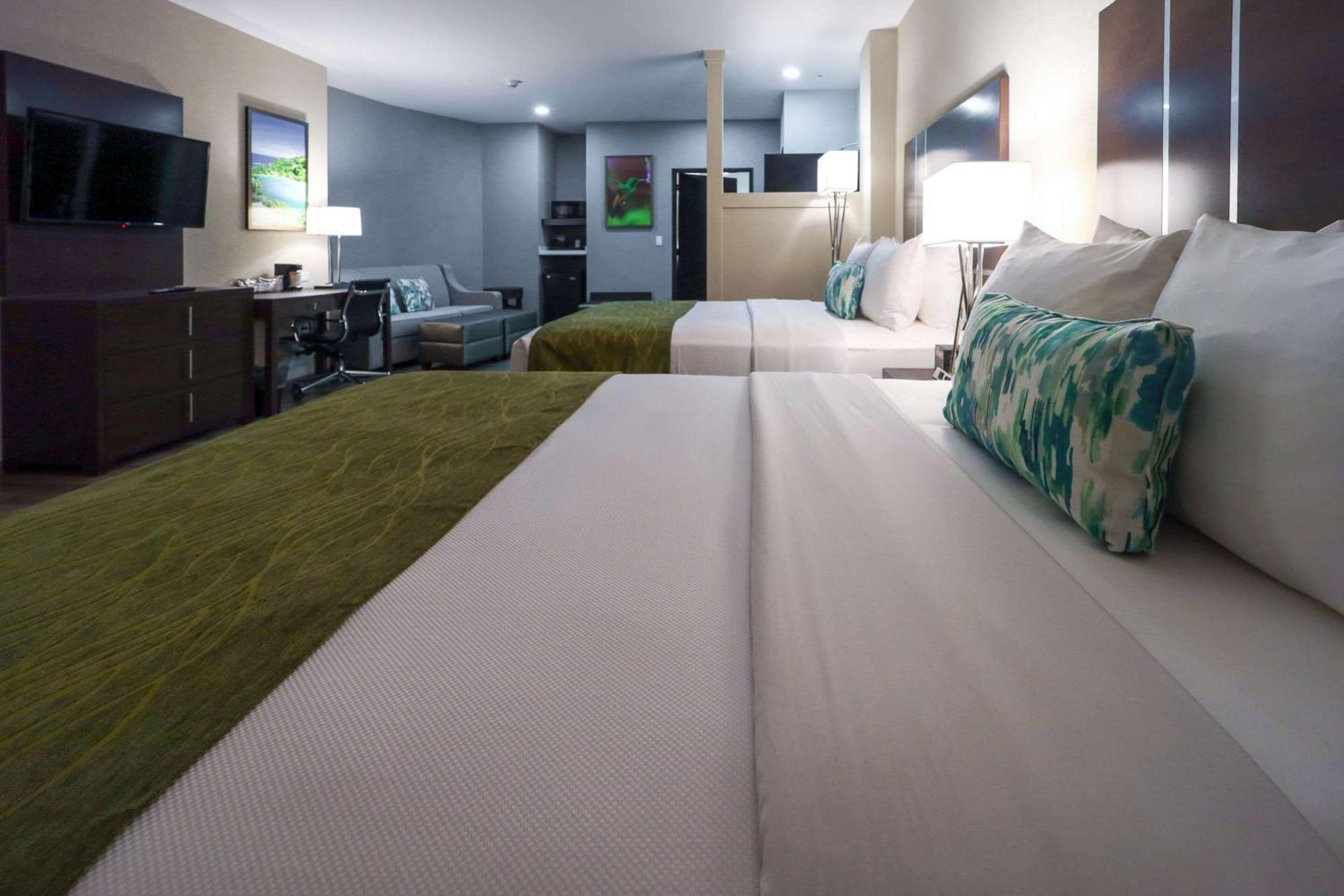 Comfort Inn & Suites Tobago Signal Hill Екстер'єр фото