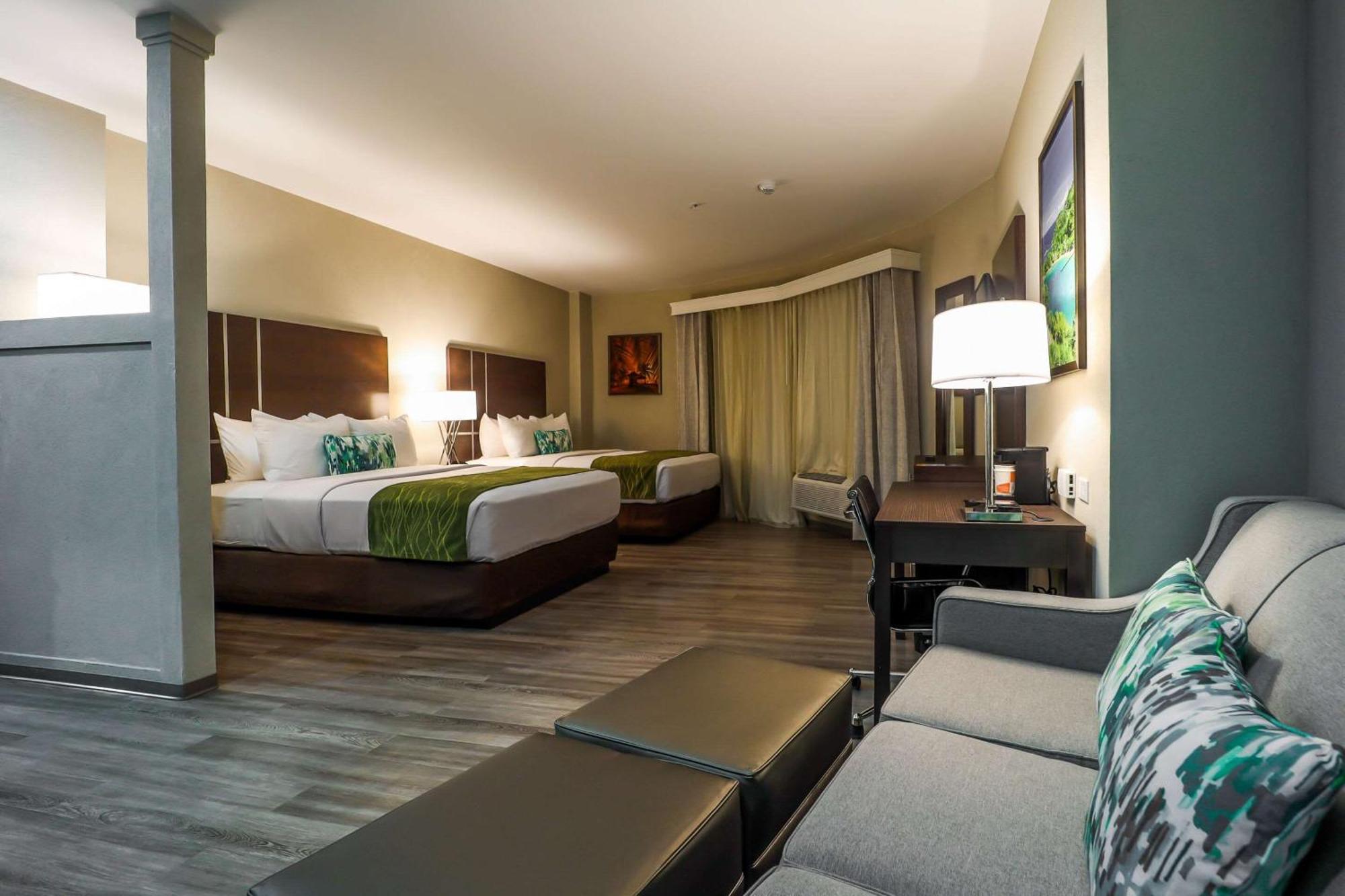 Comfort Inn & Suites Tobago Signal Hill Екстер'єр фото
